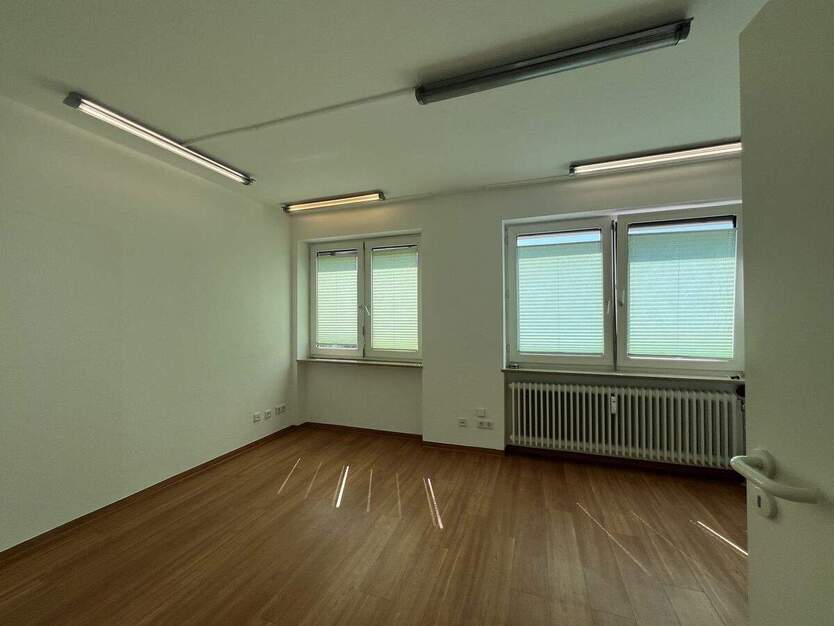Neue Praxisräume gesucht?...freie 202 m² große Praxis in Ärztehaus in ER-Büchenbach 9 zimmer