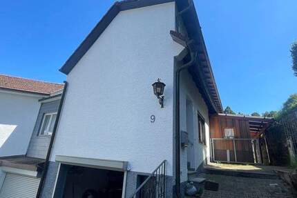 Kleines Haus mit 2 Wohnungen in ruhiger Lage in Bühlertal 8 zimmer