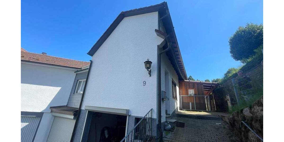 Kleines Haus mit 2 Wohnungen in ruhiger Lage in Bühlertal 8 zimmer