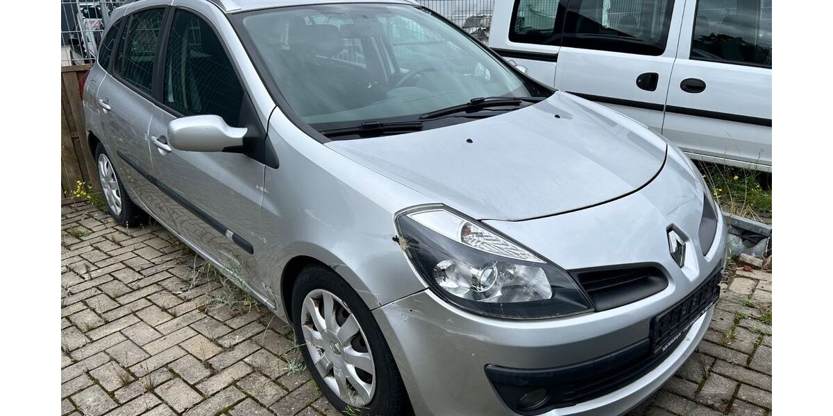 Renault Clio 181.600 km 600 &euro; Neuenhaus 49828