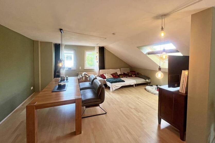Raus aus dem Trubel :) Große 2½ R.-Maisonette mit Balkon & Garten-Mitbenutzung in Stadtwald