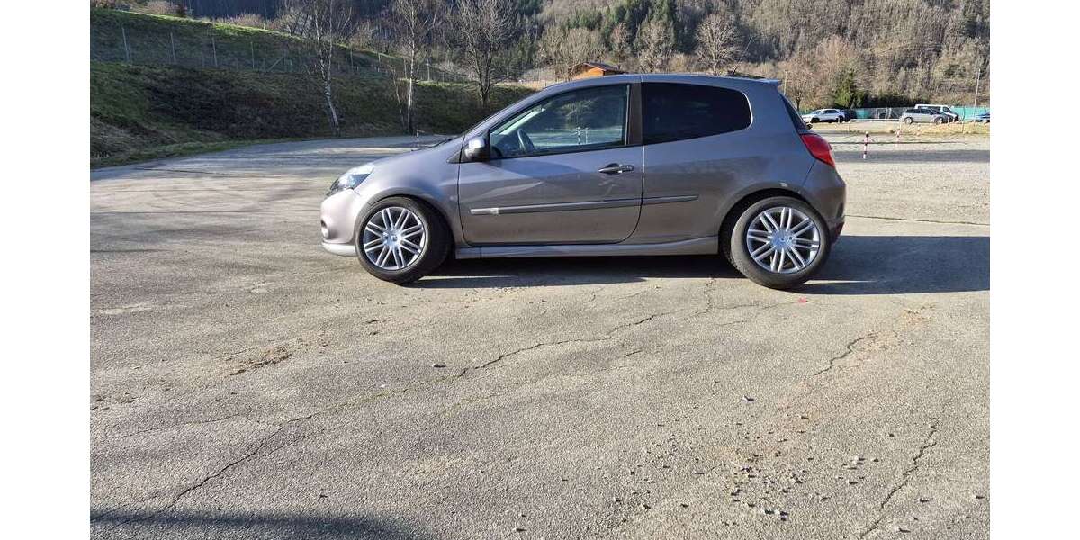 Renault Clio 125.000 km 5.599 &euro; Alpirsbach 72275
