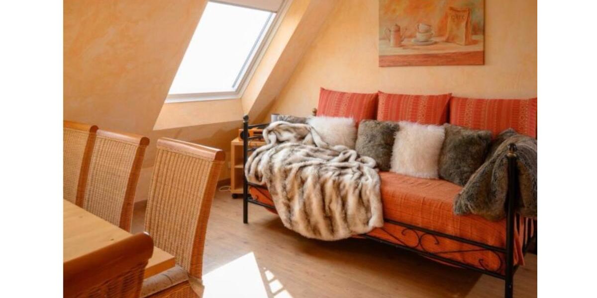 Dachgeschoßwohnung Scharbeutz - 3.5 Zimmer, 51 m&sup2;, 1.280&euro; | Angebot:26226496