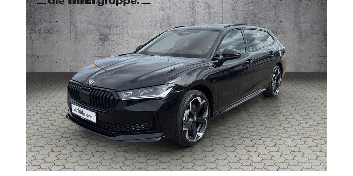 Skoda Superb 3.500 km 51.990 € Paderborn 33104