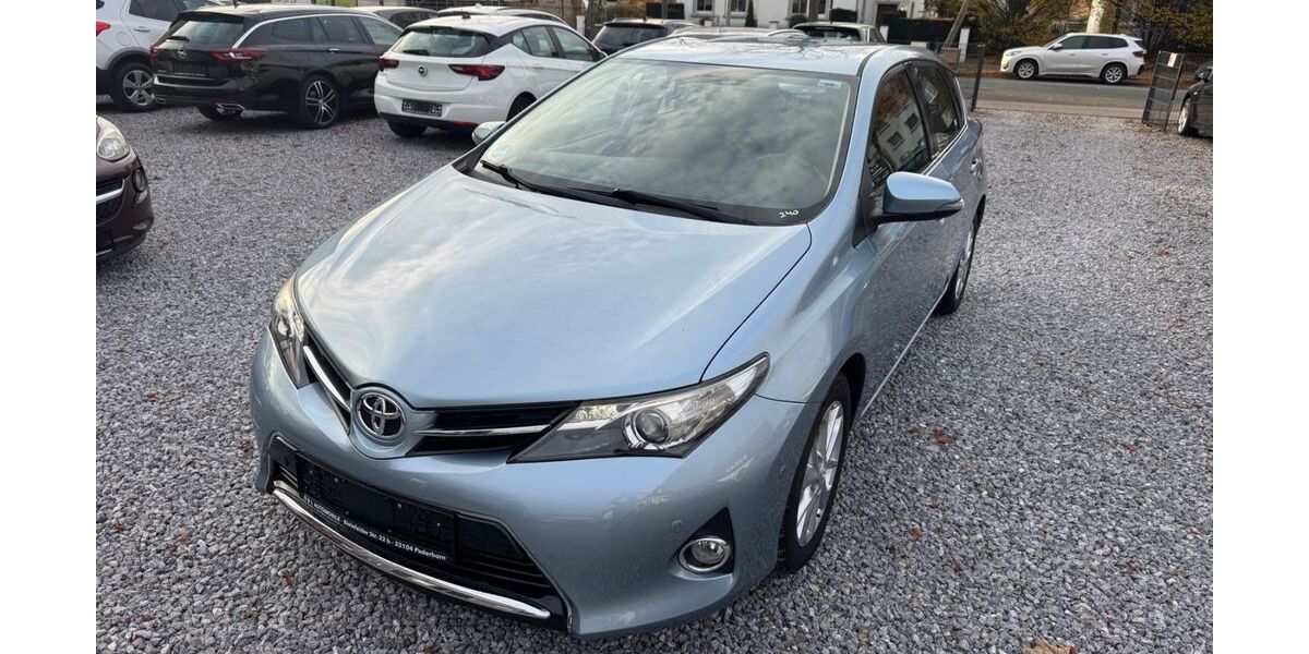 Toyota Auris 77.709 km 9.900 € Paderborn 33104