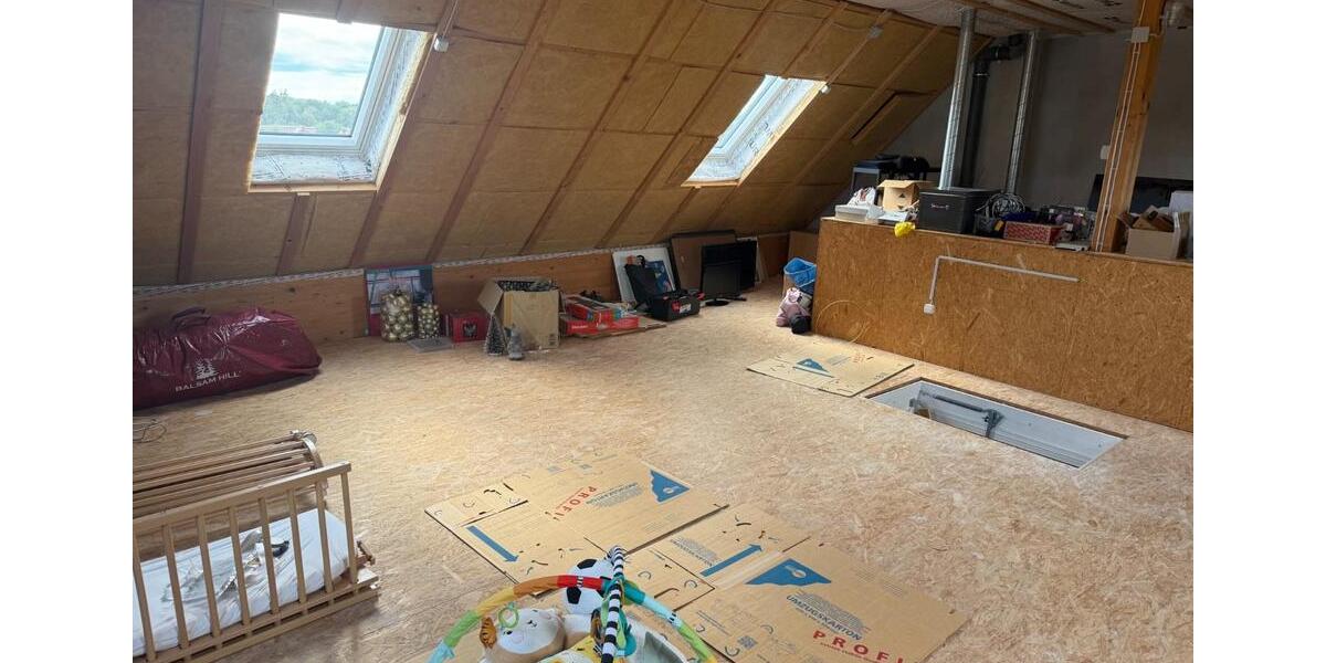 Provisionsfrei: Dachgeschosswohnung, Barrierefrei, Ausbaureserve 3 zimmer