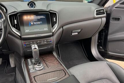 Maserati Ghibli 72.000 km 39.900 &euro; Neuss 41460