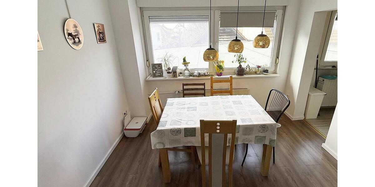 Etagenwohnung Schöneck - 4 Zimmer, 140 m&sup2;, 1.150&euro; | Angebot:25713297