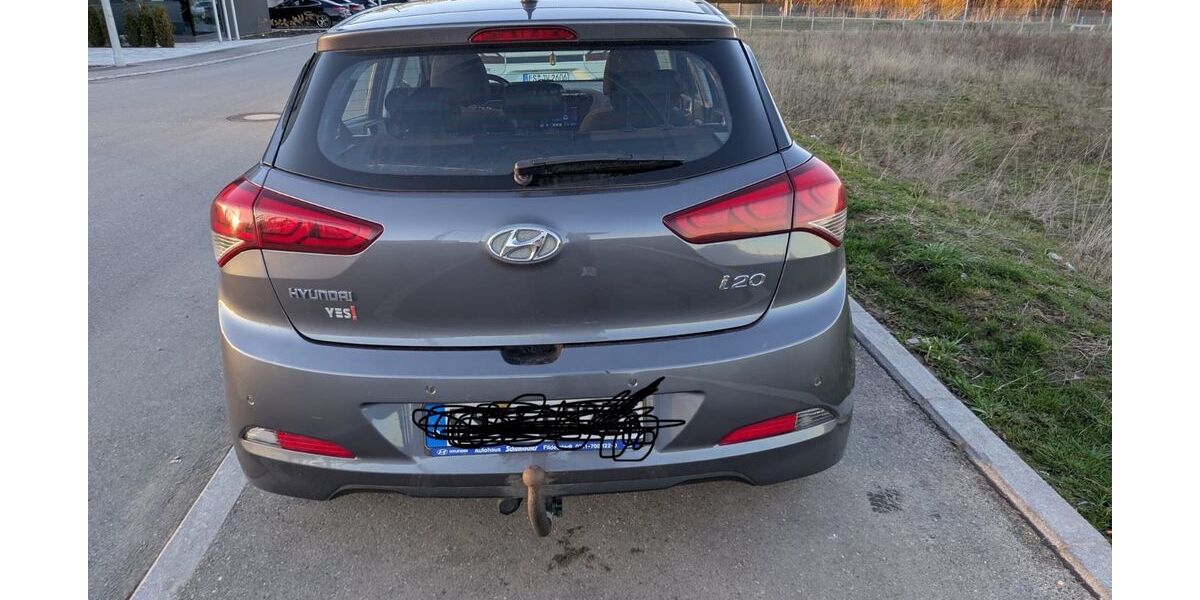 Hyundai i20 150.000 km 7.100 &euro; Aichtal 72631