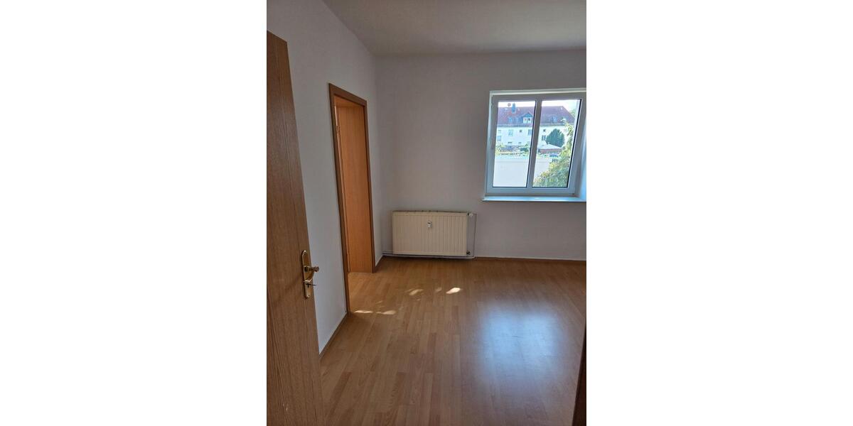 Erdgeschoßwohnung Böhlen - 3 Zimmer, 48 m&sup2;, 75.000&euro; | Angebot:27083979