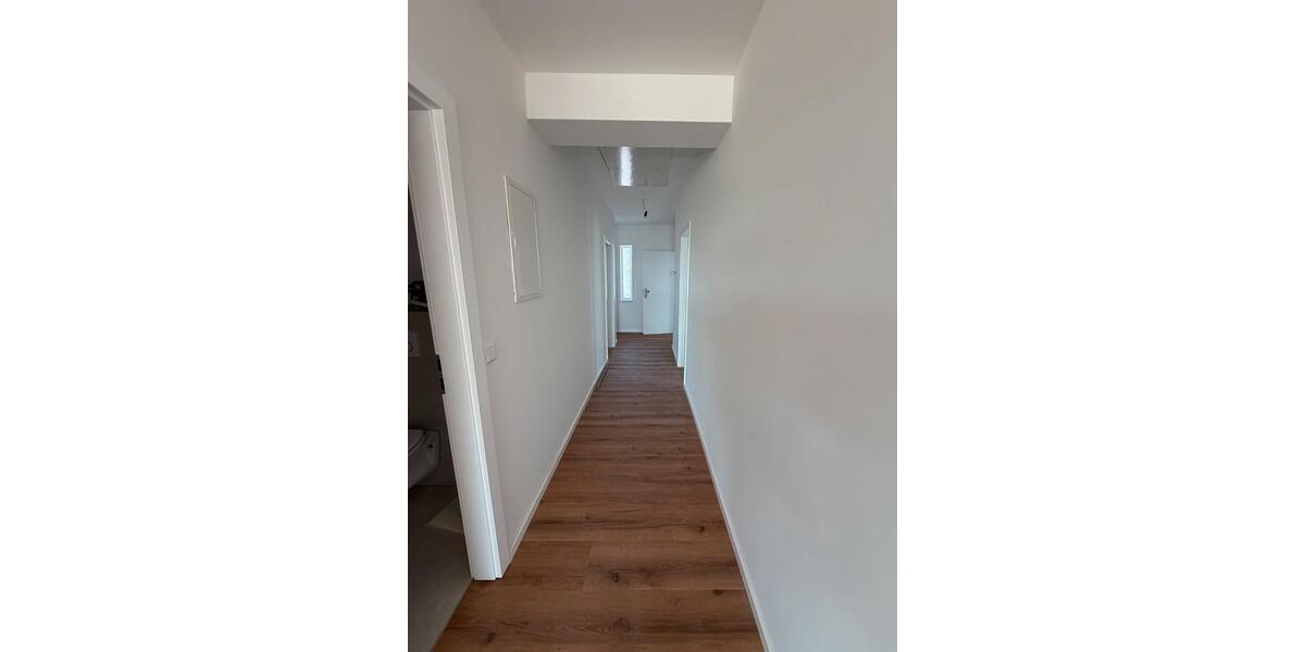 Dachgeschoßwohnung Rüsselsheim am Main - 4 Zimmer, 105 m&sup2;, 1.500&euro; | Angebot:26407527