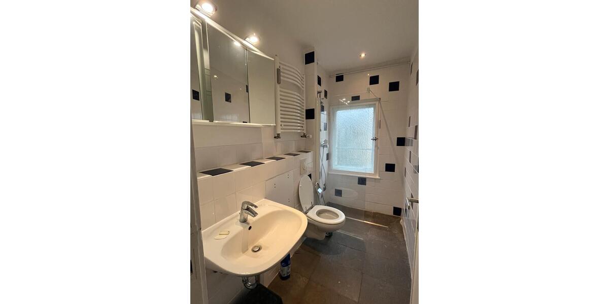 Etagenwohnung Berlin Westend - 5 Zimmer, 120 m&sup2;, 2.200&euro; | Angebot:26329400