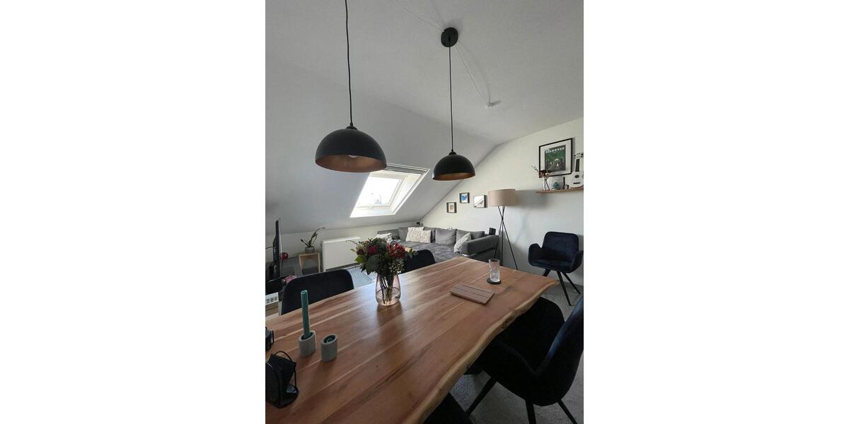 Dachgeschoßwohnung Neuss - 3 Zimmer, 65 m&sup2;, 630&euro; | Angebot:24802453