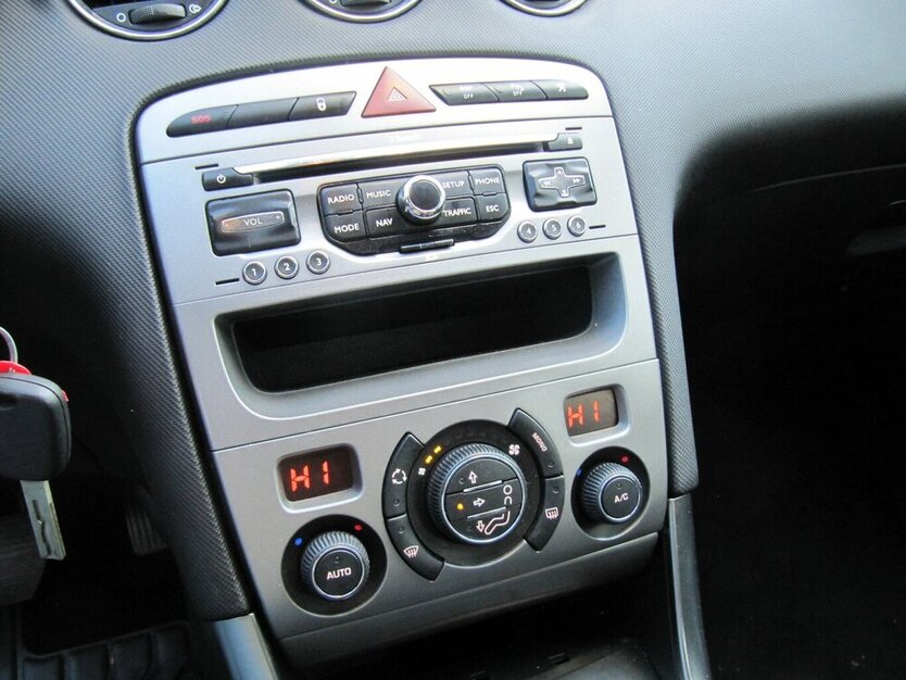 Peugeot 308 Platinum+ Klma+Insp+ TÜV + NEU + 230.447 km 3.435 € Schwalbach/Taunus 65824