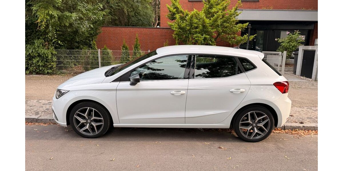 Seat Ibiza 91.000 km 15.900 &euro; Berlin 14050