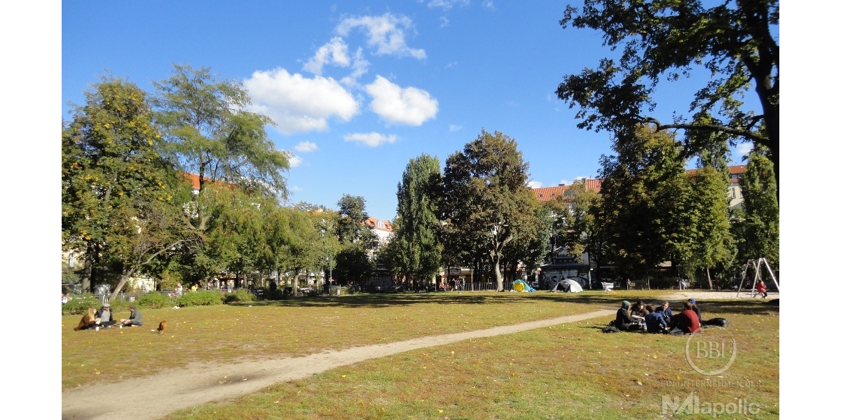 LICHTDURCHFLUTETE DACHGESCHOSSWOHNUNG MIT AUFZUG UND TERRASSE IN BEGEHRTER KIEZLAGE! - Dachgeschoßwohnung Berlin Friedrichshain | Angebot:26854784
