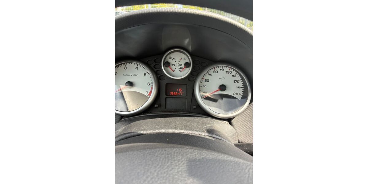 Peugeot 207 193.000 km 950 &euro; Bonn 53117