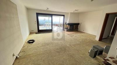 RUHIGE LAGE, VIEL PLATZ MIT UNVERBAUBARER AUSSICHT - Zweifamilienhaus Morschen | Angebot:25361144