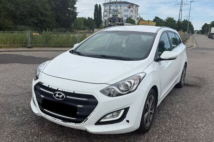 Hyundai i30 288.000 km 2.699 &euro; lahr 77933