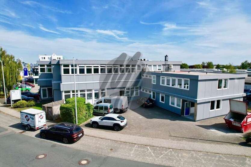 Büro in Friedrichsdorf 3.600 € 400 m²