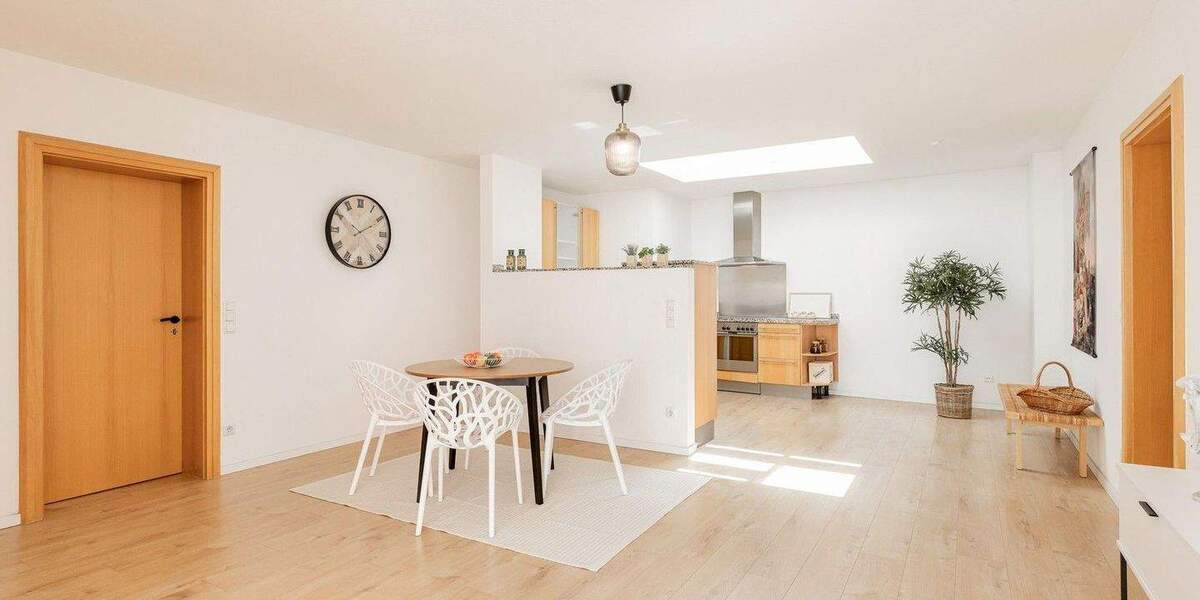 Großzügige 4-Zi-ETW mit privater Sauna & Dachterrasse - bezugsfertig und provisionsfrei 4 zimmer