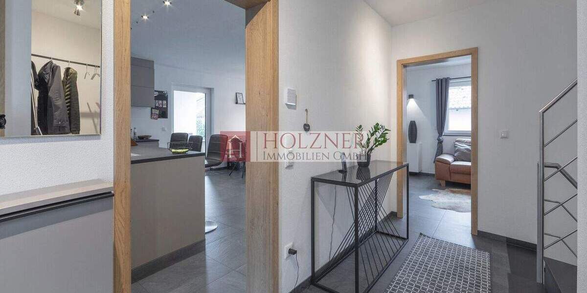 Doppelhaushälfte Altdorf Aich - 5 Zimmer, 152 m&sup2;, 2.100&euro; | Angebot:23886598