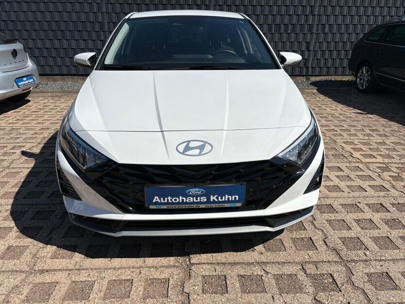 i20