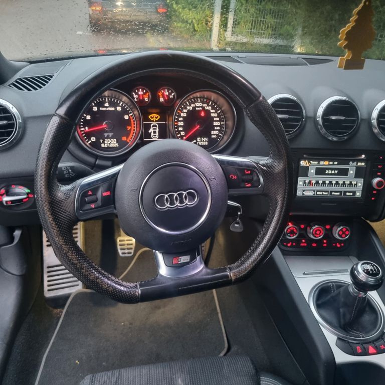 TT