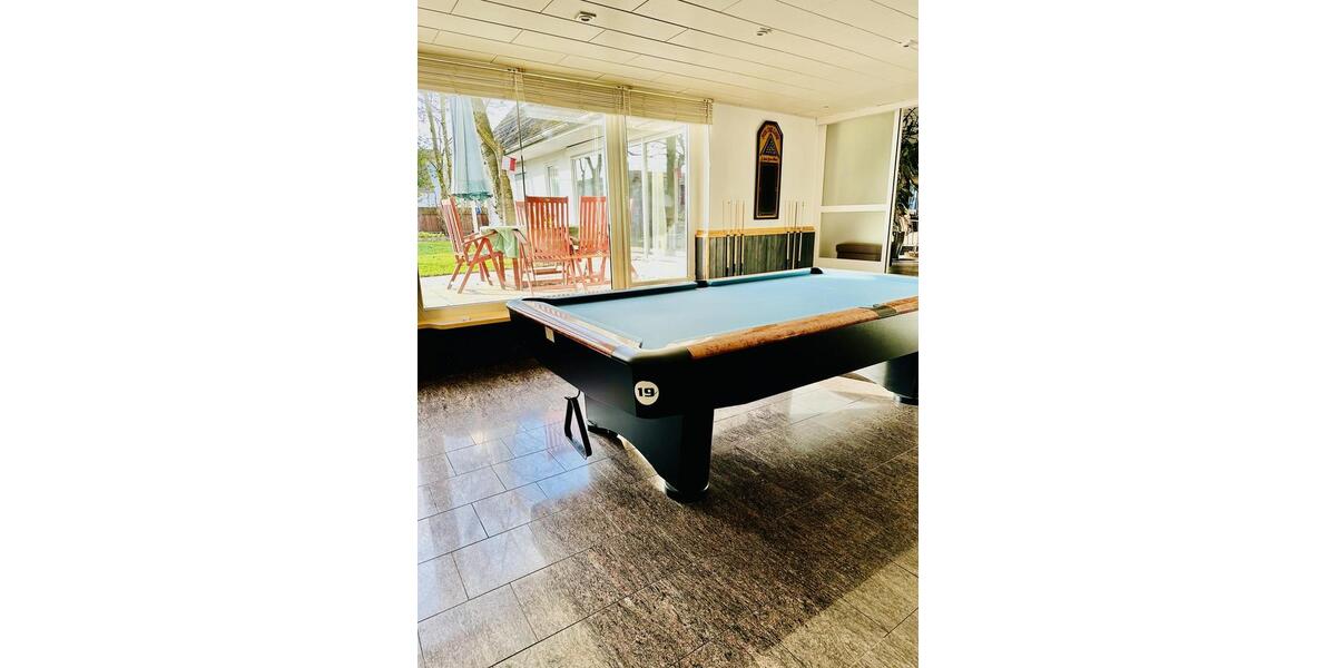 Etagenwohnung Isernhagen - 6 Zimmer, 255 m&sup2;, 2.500&euro; | Angebot:25381857