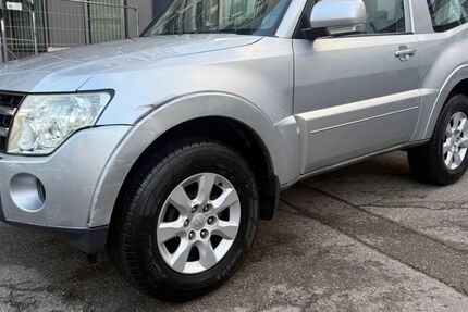 Mitsubishi Pajero 97.111 km 16.999 &euro; München 80636