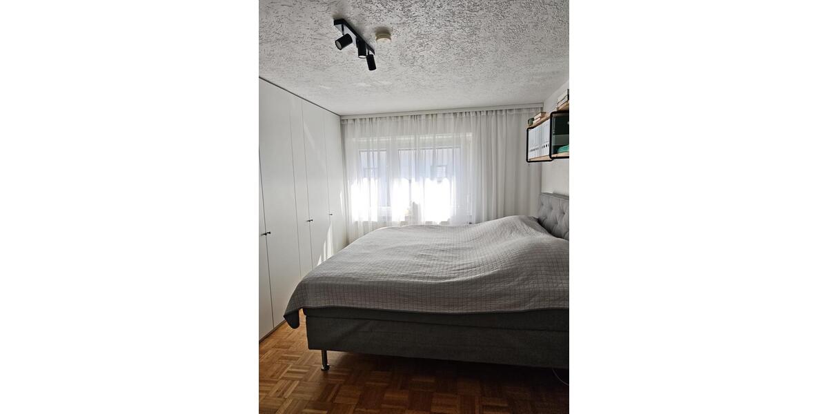 Etagenwohnung Schorndorf - 3 Zimmer, 74 m&sup2;, 1.050&euro; | Angebot:26023542