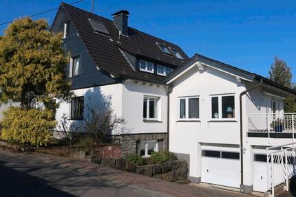 Haus Gummersbach Hepel - 11 Zimmer, 240 m&sup2;, 550.000&euro; | Angebot:25869936