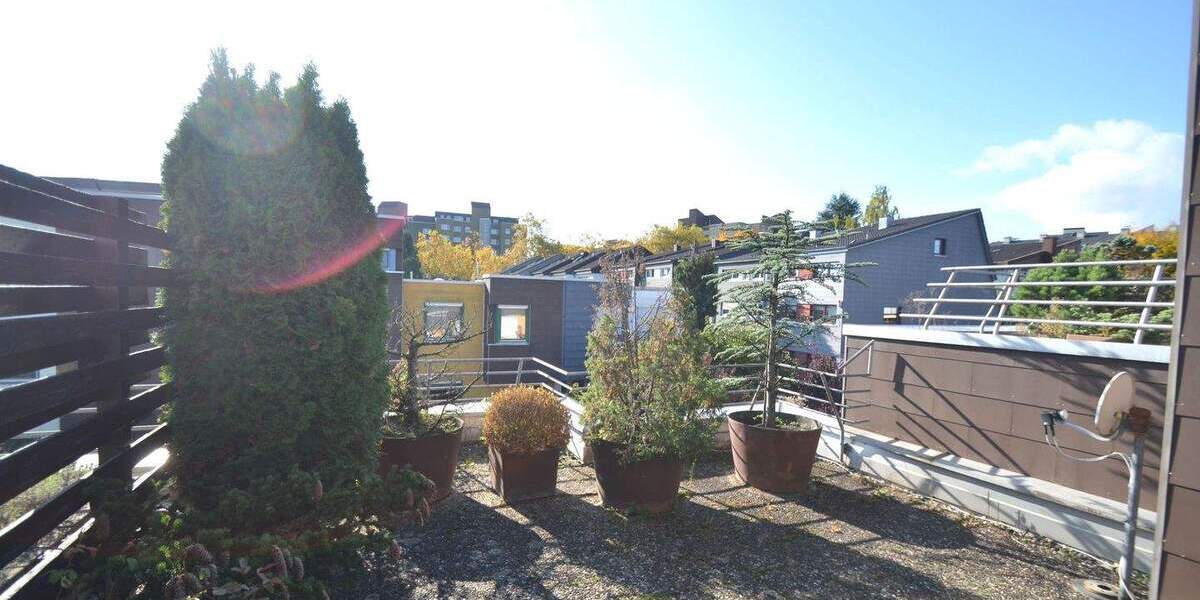 Großes RMH in ruhiger Lage auf der Diezenhalde mit Dachterrasse ! 5 zimmer