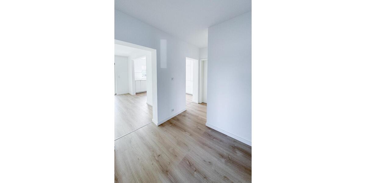 Charmante Mehrfamilien-Doppelhaushälfte mit Keller | Saniert 7 zimmer