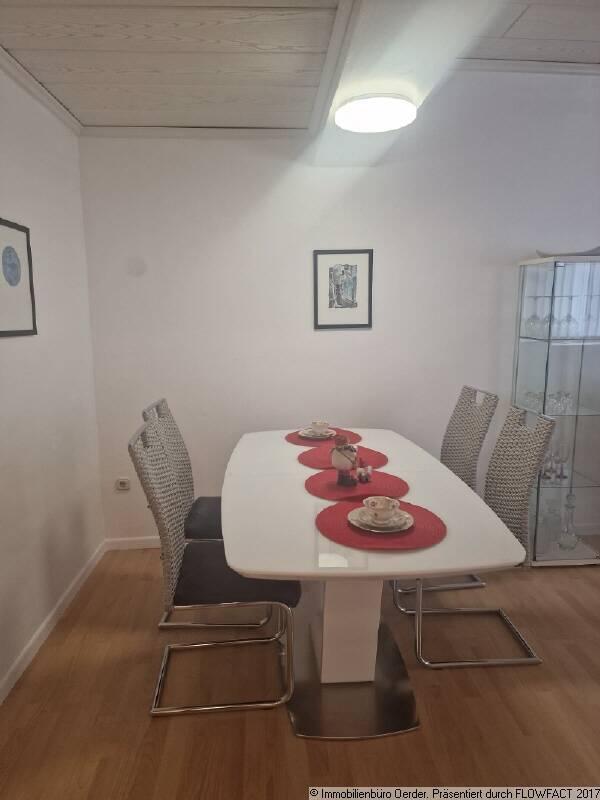 Ab sofort! In Ruhiglage - Ideal für Single Paare 2 Zi, EBK, TOP Süd- Balkon. (aktuell möbliert)