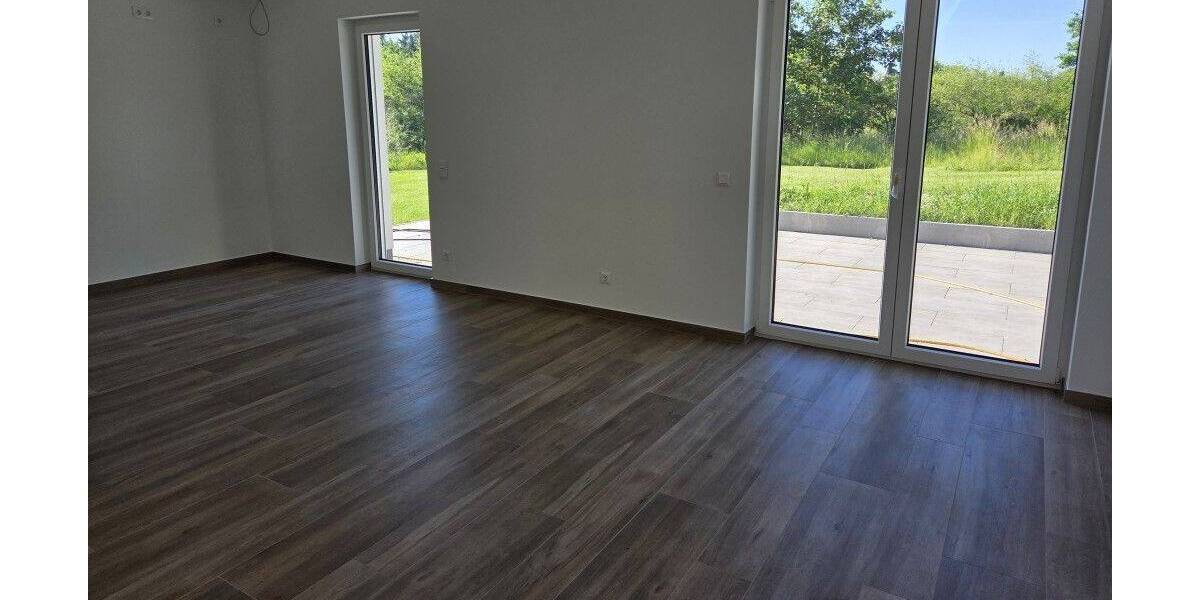Einfamilienhaus Weinböhla - 4 Zimmer, 132 m&sup2;, 2.000&euro; | Angebot:26799228