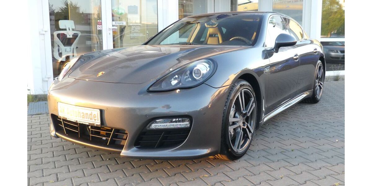 Porsche Panamera 122.067 km 29.890 &euro; München 80687
