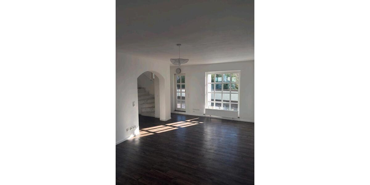 Etagenwohnung Bad Homburg vor der Höhe Gonzenheim - 3 Zimmer, 92 m&sup2;, 1.600&euro; | Angebot:26049653