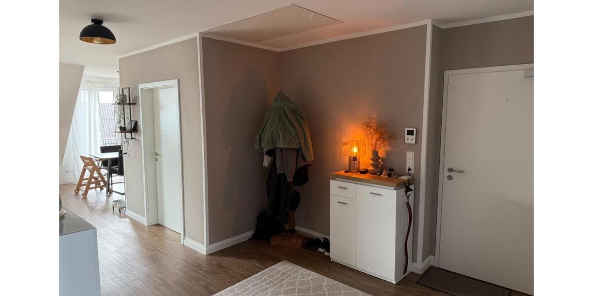 Provisionsfrei: Dachgeschosswohnung, Barrierefrei, Ausbaureserve 3 zimmer