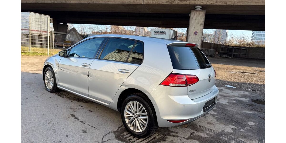 VW Golf 300.467 km 5.850 &euro; Duisburg 47059