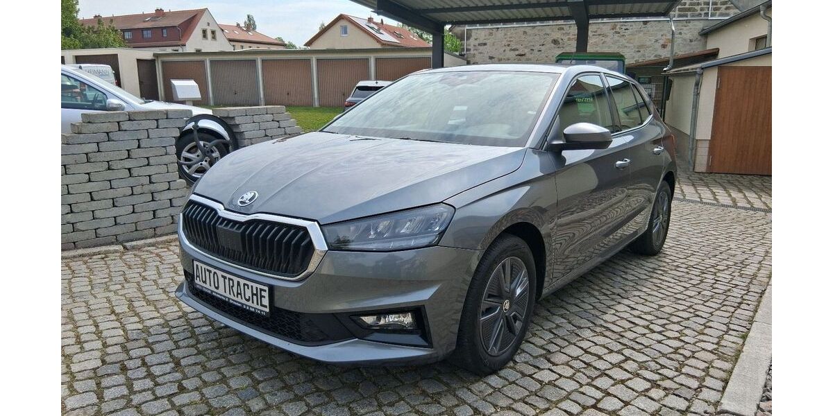 Skoda Fabia 55.301 km 14.900 &euro; Dresden 01237