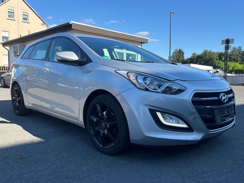Hyundai i30 186.000 km 7.950 € Arnsberg 59823
