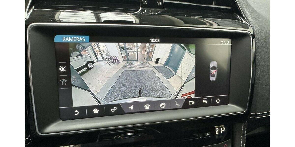 Jaguar F-Pace 3,0 D AWD R-Sport +AHK+Panorama+Navi+Kamera 92.200 km 28.990 &euro; Jaderberg 26349