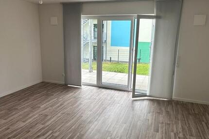 Moderne 2-Zimmer-Wohnung mit Einbauküche, Garten & Stellplätzen in zentraler Lage von Schlüchtern zimmer