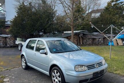 VW Golf 184.000 km 1.890 &euro; Taunusstein 65232