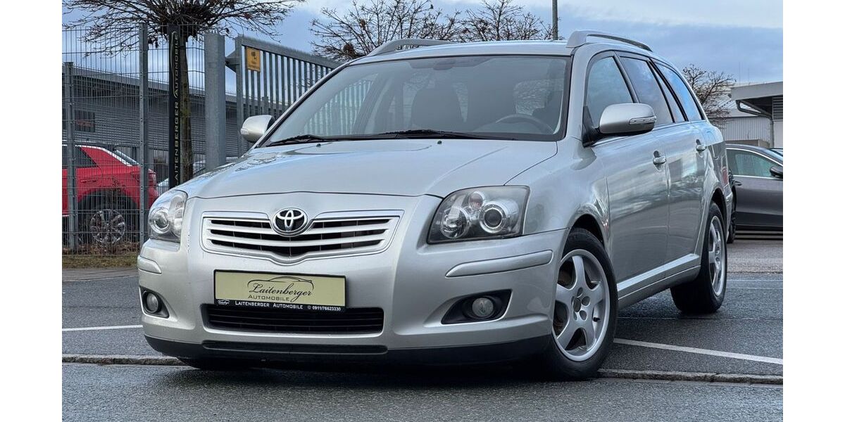 Toyota Avensis 121.000 km 5.900 &euro; Fürth 90763