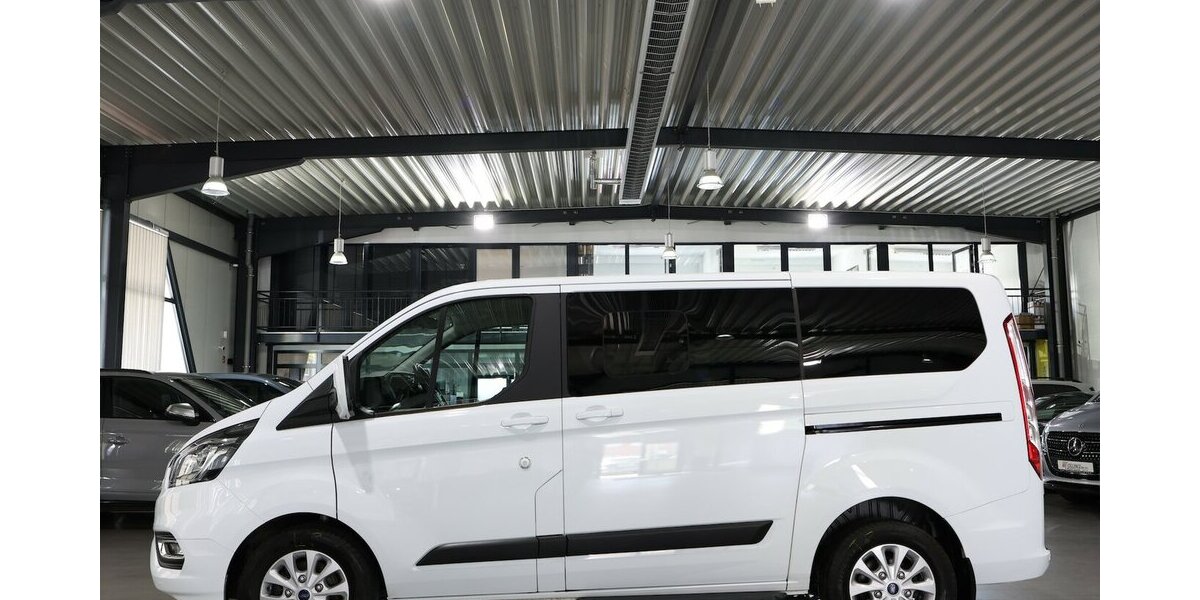 Ford Tourneo Custom 2.0 TDCI 320 L1 / 8-SITZER / NAVI 119.000 km 28.998 &euro; Hamm 59077