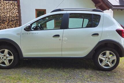 Dacia Sandero 144.000 km 6.400 &euro; Siegen 57074