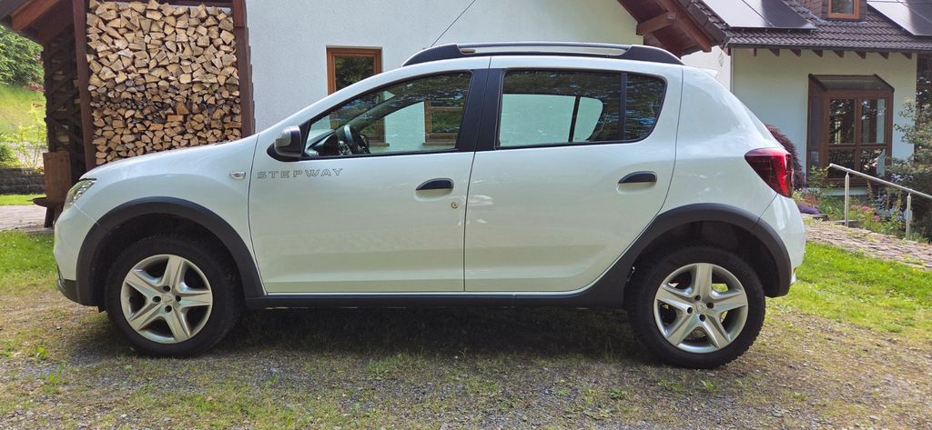 Dacia Sandero 144.000 km 6.440 &euro; Siegen 57074