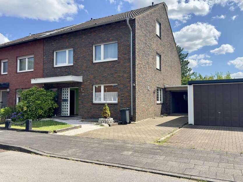 Haus zum Kaufen in Duisburg 400.000 € 190 m²